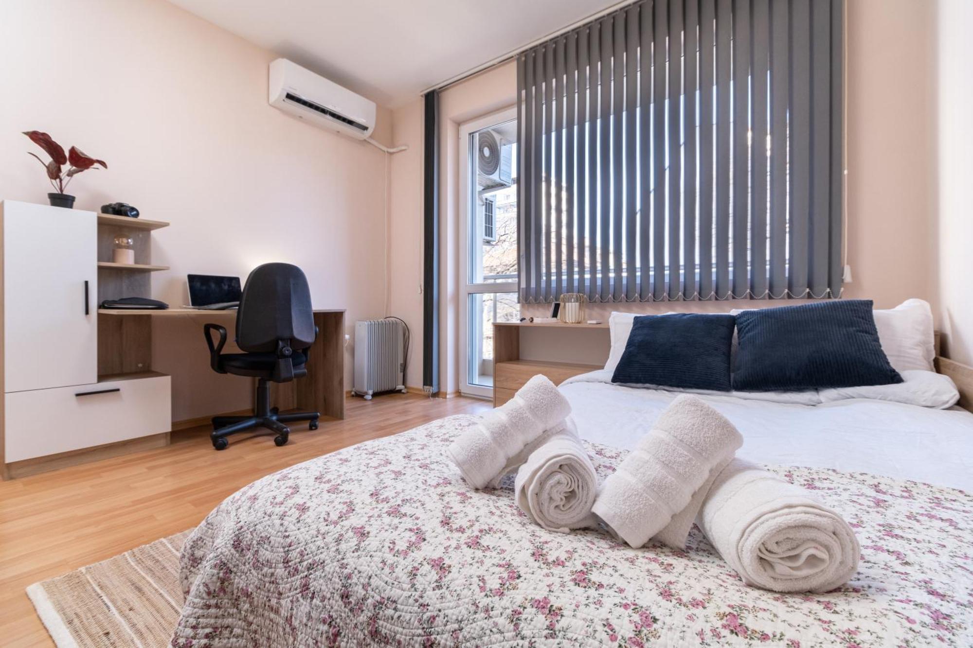 Comfortable 2Br Urban Getaway In City Center Plovdiv Exteriér fotografie